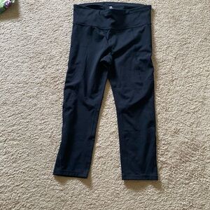 Gap fit gfast size medium cropped workout pants/leggings